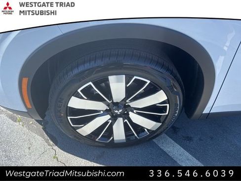 New 2026 Mitsubishi Outlander SE FWD image 4