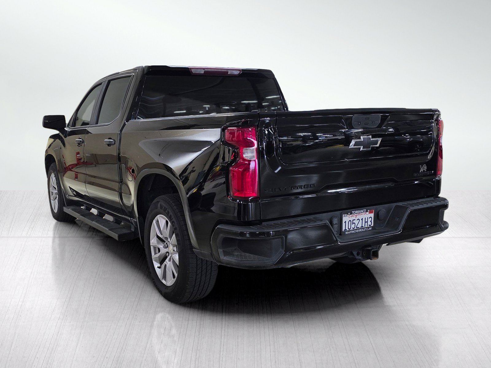 Used 2021 Chevrolet Silverado 1500 Custom w/ LPO, Dark Essentials Package RWD image 5