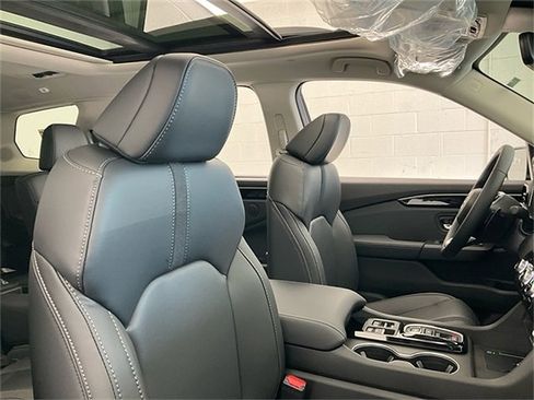 New 2025 Honda Pilot Touring image 29