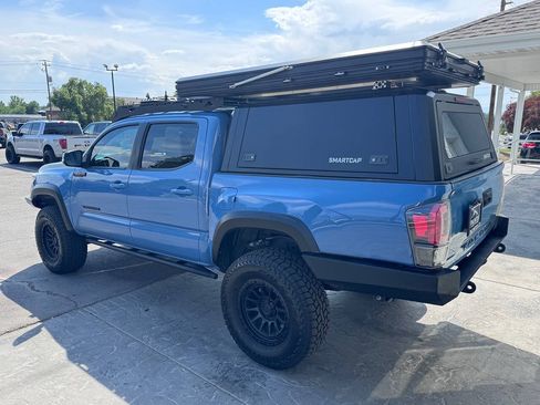 Used 2019 Toyota Tacoma TRD Off-Road AWD/4WD image 10