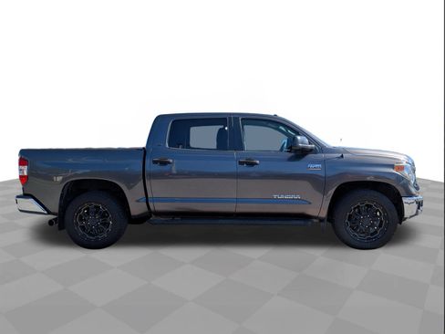 Used 2015 Toyota Tundra SR5 image 3