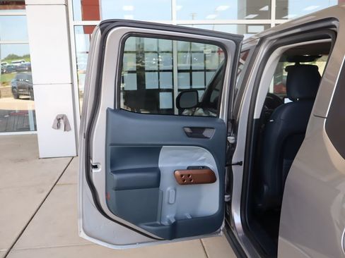 Used 2023 Ford Maverick Lariat w/ Lariat Luxury Package AWD/4WD image 30