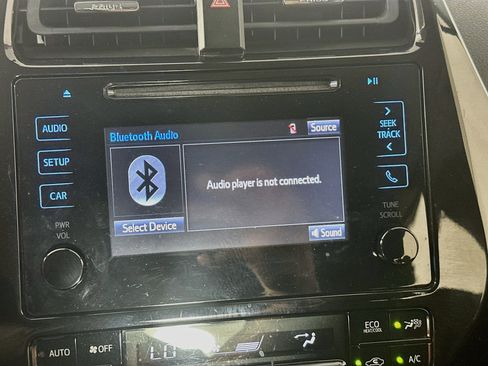 Used 2018 Toyota Prius Two w/ Prius Two Safety Plus Package FWD image 21