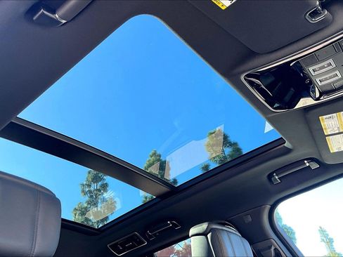 Used 2020 Land Rover Range Rover HSE image 29