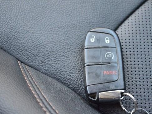 Used 2022 Jeep Compass Latitude w/ Sun and Sound Group AWD/4WD image 25