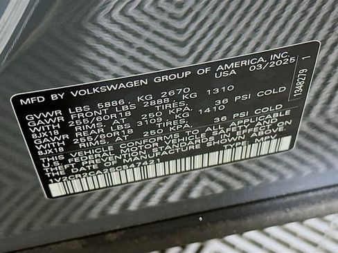 Used 2025 Volkswagen Atlas Peak Edition SE AWD/4WD image 34
