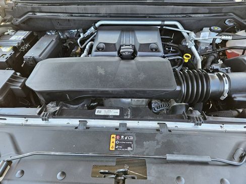Used 2024 Chevrolet Colorado Trail Boss w/ Technology Package AWD/4WD image 37