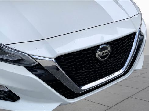 Used 2022 Nissan Altima 2.5 SL FWD image 32