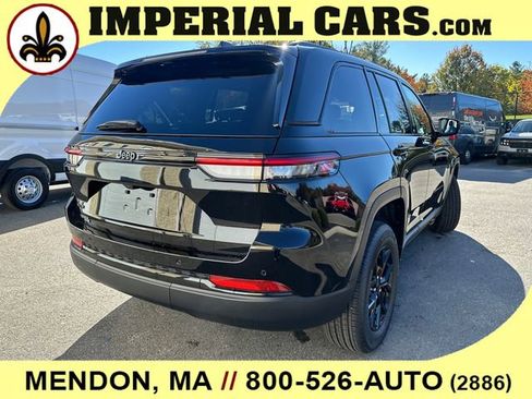 New 2025 Jeep Grand Cherokee Altitude image 14
