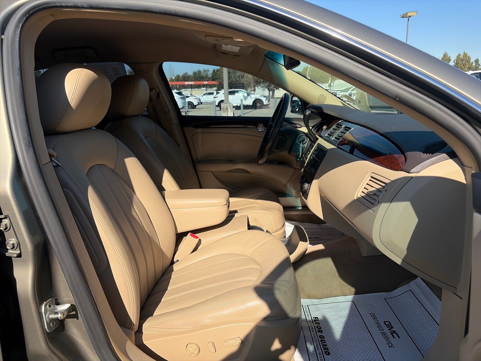 Used 2011 Buick Lucerne CXL FWD image 8