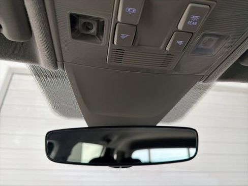 Used 2024 Volkswagen Tiguan S image 21