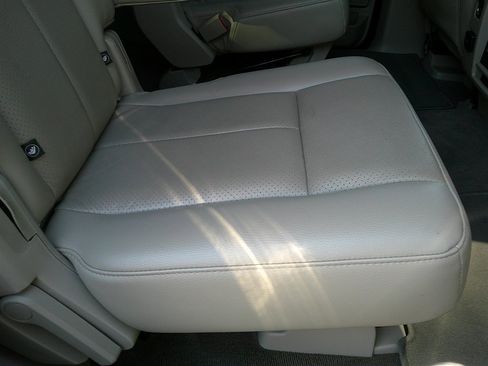 Used 2014 Ford Expedition Limited image 26