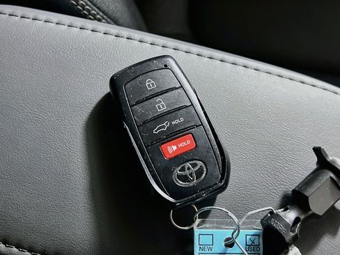 Used 2026 Toyota Corolla Cross XLE w/ Convenience Package FWD image 36