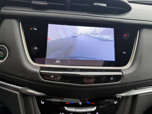 Used 2023 Cadillac XT6 Luxury image 11