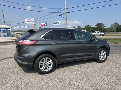 Used 2020 Ford Edge SEL w/ Convenience Package FWD image 2