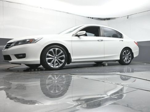 Used 2014 Honda Accord Sport image 33