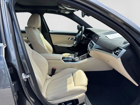 Used 2019 BMW 330i xDrive Sedan w/ Premium Package AWD/4WD image 15