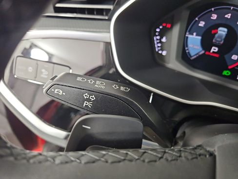 Certified 2025 Audi Q3 2.0T Premium Plus w/ Premium Plus Package image 30