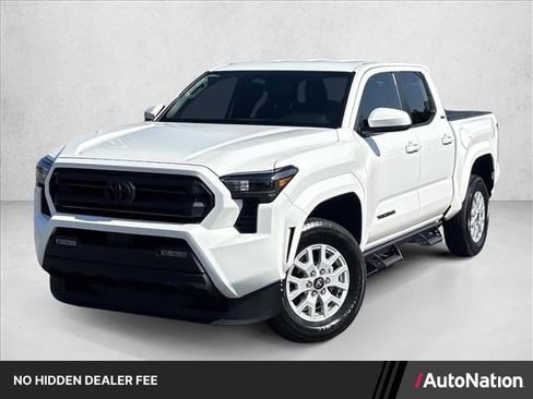 Certified 2025 Toyota Tacoma SR5 AWD/4WD image 1