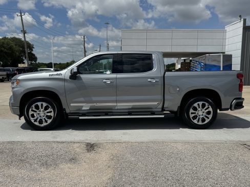 Used 2024 Chevrolet Silverado 1500 High Country w/ Technology Package AWD/4WD image 7