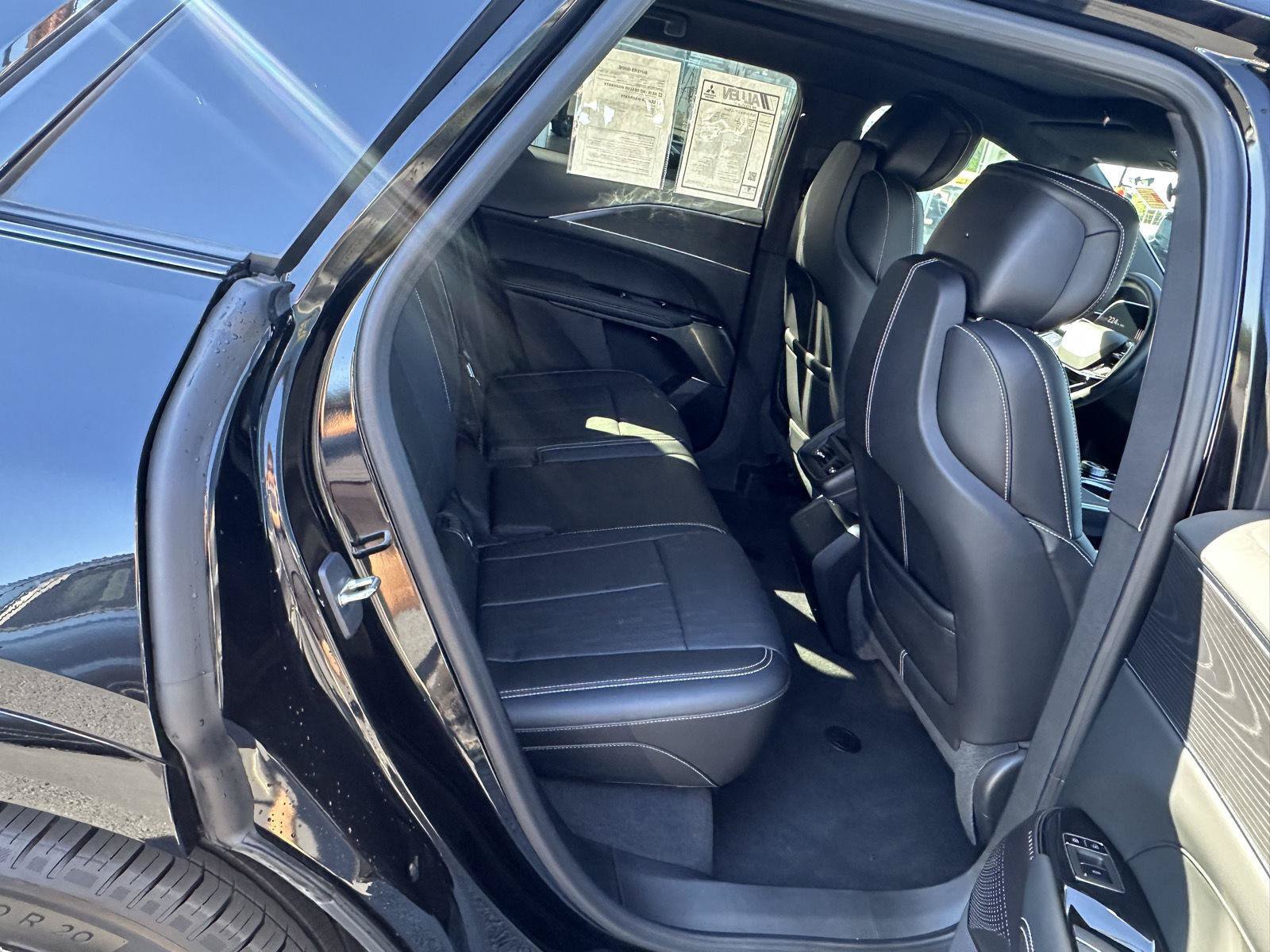 Used 2024 Cadillac Lyriq Sport AWD/4WD image 27