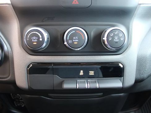 Used 2020 RAM 1500 Big Horn AWD/4WD image 24