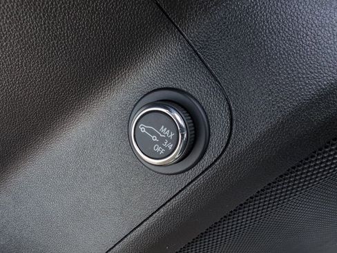 Used 2023 GMC Acadia SLE w/ Driver Convenience Package image 18