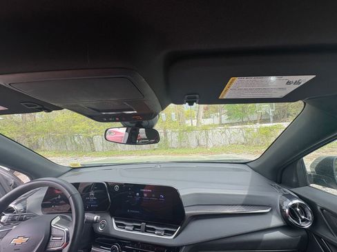 Used 2025 Chevrolet Equinox LT FWD image 31