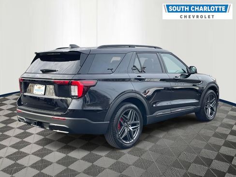 Used 2025 Ford Explorer ST-Line w/ Premium Package image 6