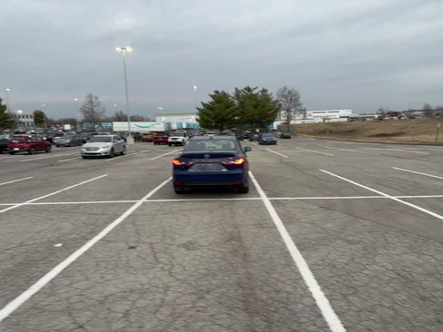 Used 2025 Toyota Camry SE image 16