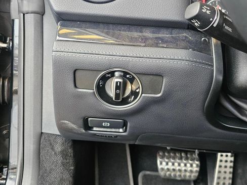 Used 2019 Mercedes-Benz SL 550 image 24