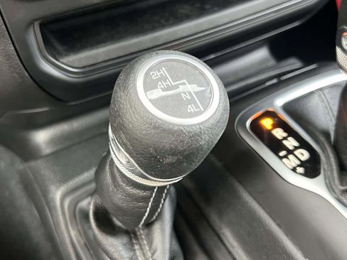 Used 2024 Jeep Wrangler Sport image 13