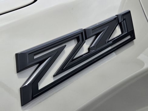 New 2026 Chevrolet Silverado 1500 Custom Trail Boss w/ LPO, Dark Essentials Package AWD/4WD image 14