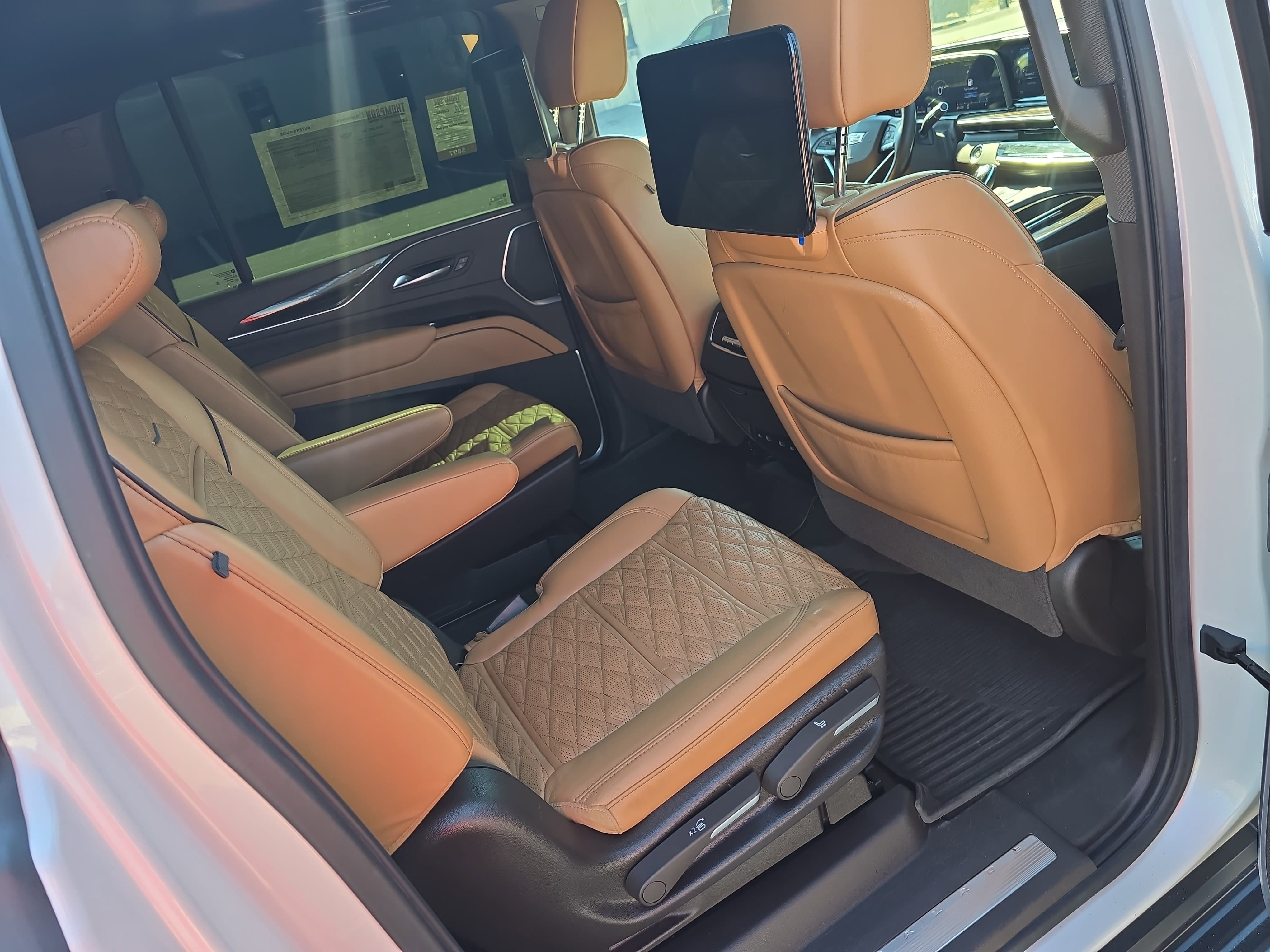Used 2021 Cadillac Escalade ESV Sport AWD/4WD image 11