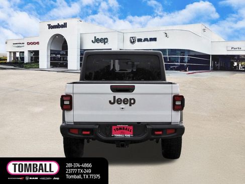 Used 2024 Jeep Gladiator Rubicon w/ Technology Group image 6