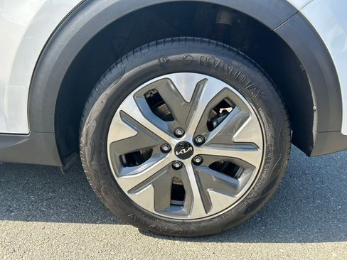 Used 2022 Kia Niro EX FWD image 58