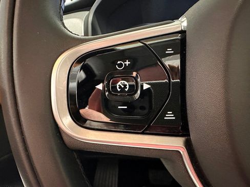 Used 2021 Volvo XC90 T8 Inscription Expression w/ Climate Package image 18