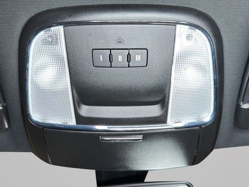 Used 2018 Dodge Charger R/T Scat Pack RWD image 18