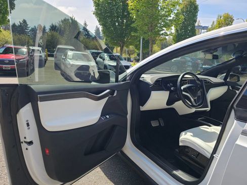 Used 2016 Tesla Model X P90D AWD/4WD image 23