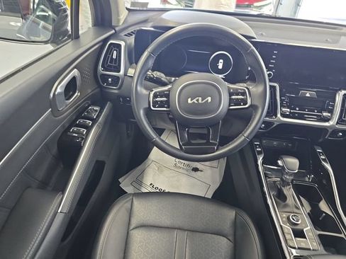 Used 2023 Kia Sorento SX AWD/4WD image 12