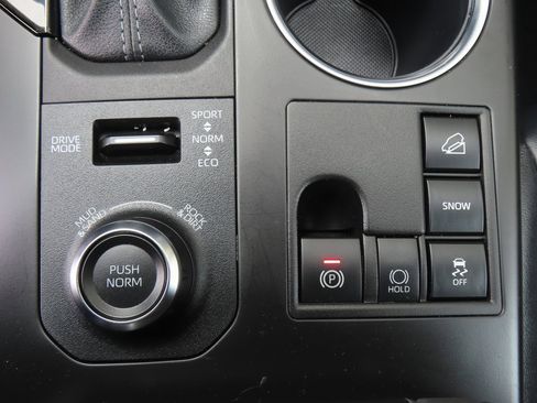 Used 2024 Toyota Highlander XSE image 8