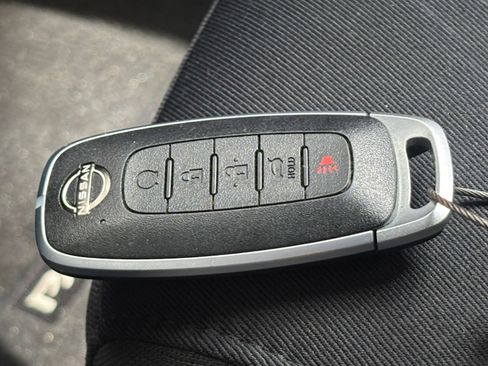 Used 2025 Nissan Pathfinder SV AWD/4WD image 21
