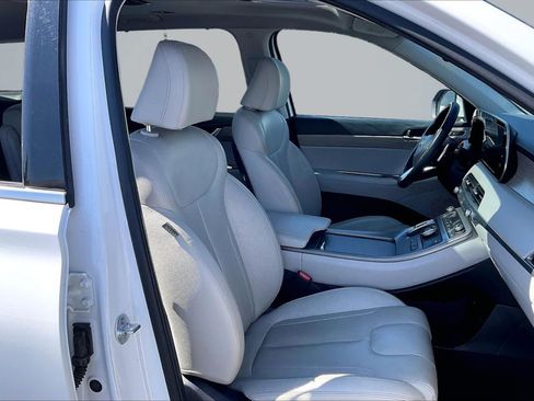 Used 2020 Hyundai Palisade SEL w/ Premium Package FWD image 7