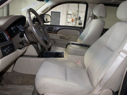 Used 2013 Chevrolet Avalanche LS RWD image 23
