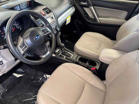 Used 2015 Subaru Forester 2.5i Touring AWD/4WD image 10
