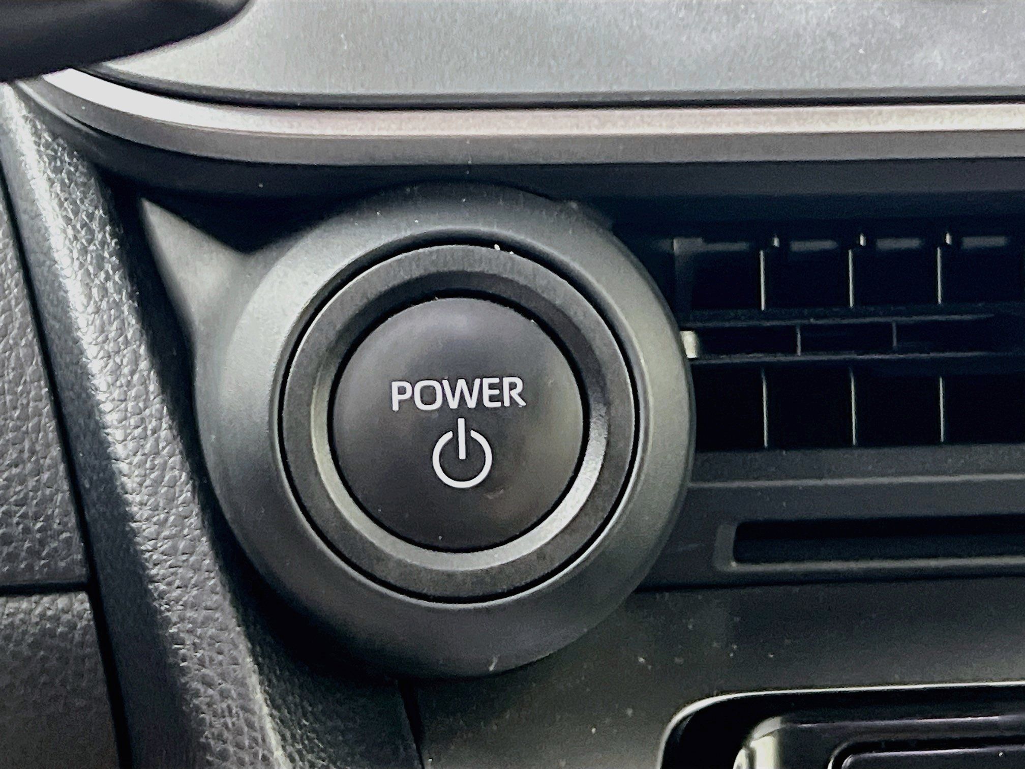 Used 2024 Toyota Prius LE FWD image 23
