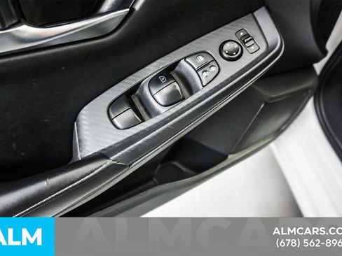 Used 2024 Nissan Sentra SV FWD image 44