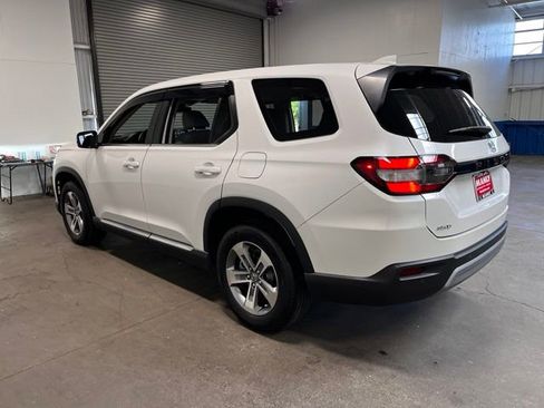 Used 2023 Honda Pilot EX-L image 5