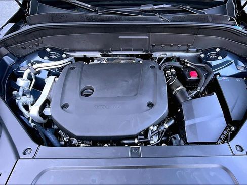 Certified 2026 Volvo XC90 B6 Plus w/ Protection Package Premier image 31