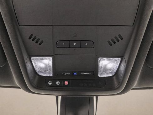 Used 2021 Chevrolet Blazer RS w/ Enhanced Convenience Package FWD image 16